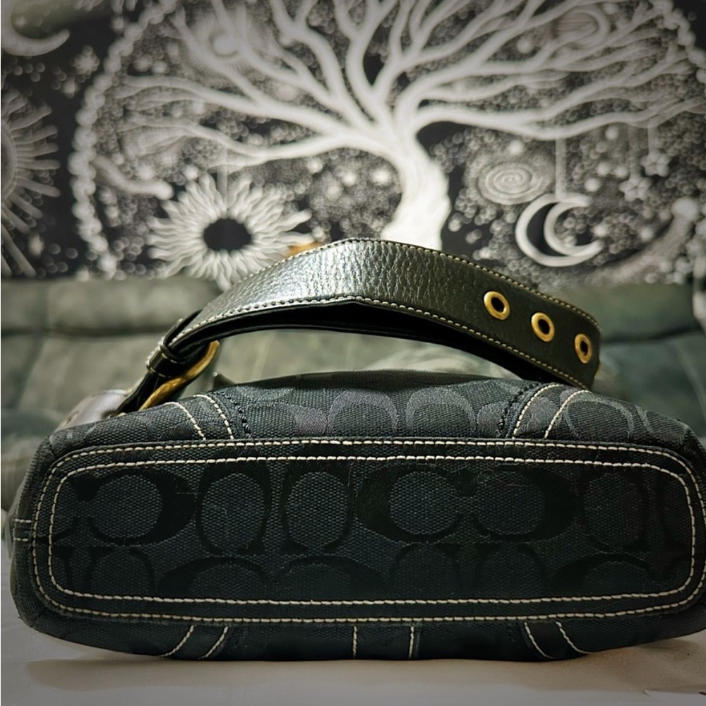 Vintage Coach soho shoulder Bag Black with Gold Accents - Picture 14 of 17